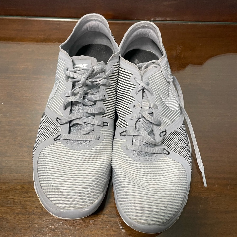 Nike Gray Athletic Shoes with Mesh Upper and Lightweight Sole